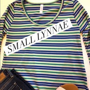 Lularoe lynnae top